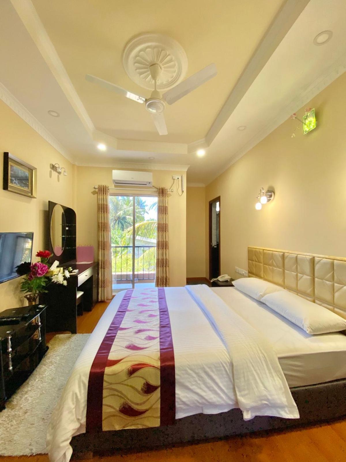 Abuharee Grand Hotell Addu-atollen Eksteriør bilde