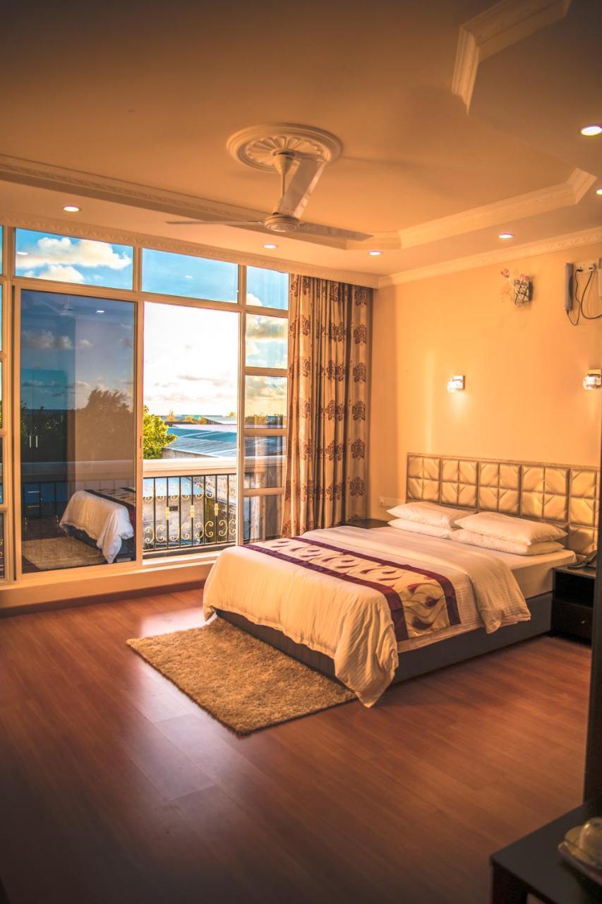 Abuharee Grand Hotell Addu-atollen Eksteriør bilde